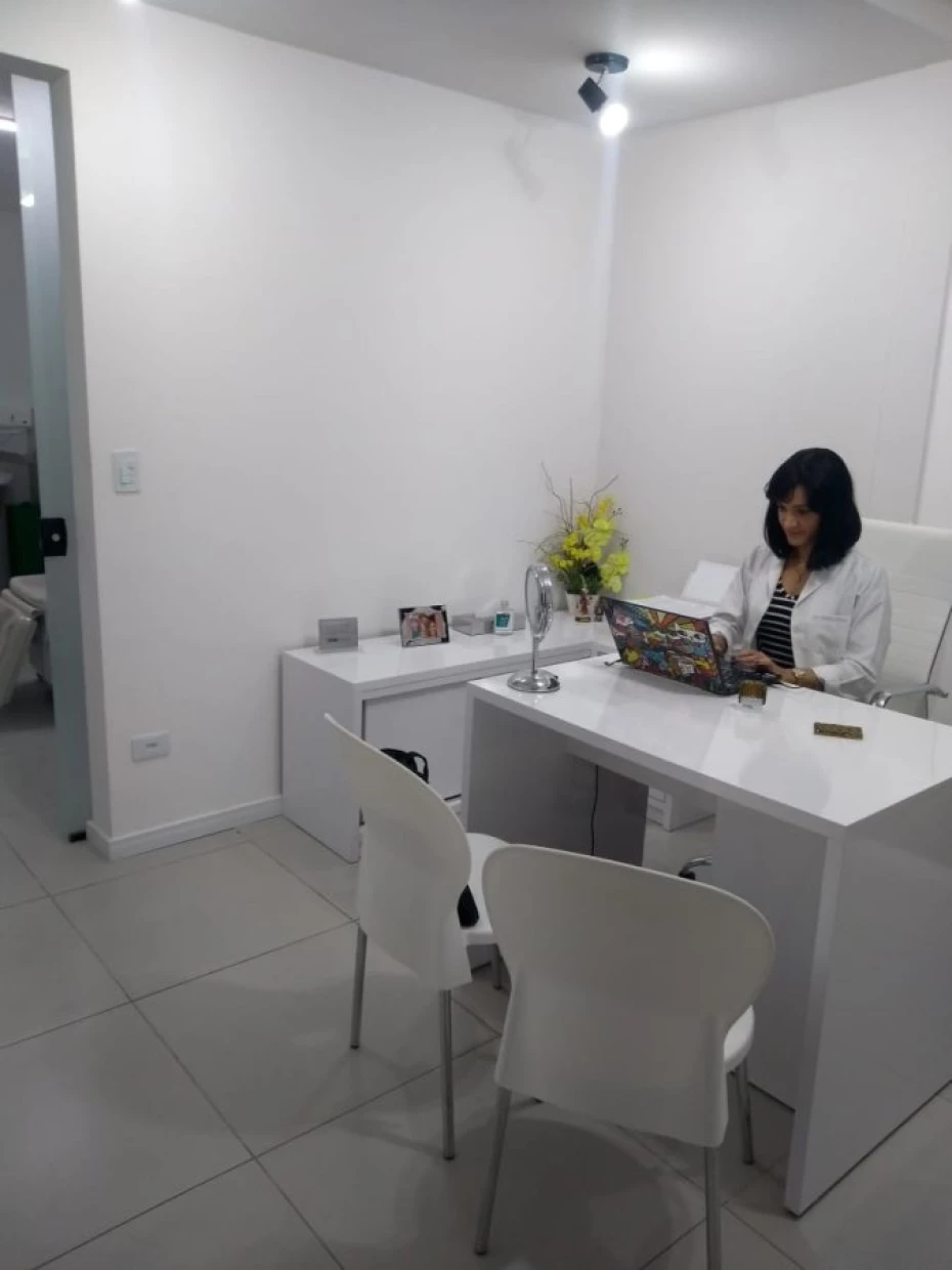 Foto 3:  — Dra Andrea Pereira Dermatologista